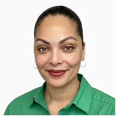 Dr Adelle Thomas
